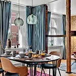 Stylish - Walk To Tivoli - Cafes *