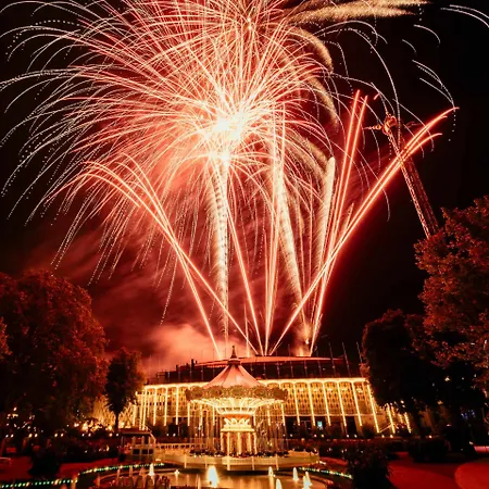 Stylish - Walk To Tivoli - Cafes アパート コペンハーゲン