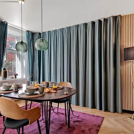 Stylish - Walk To Tivoli - Cafes *