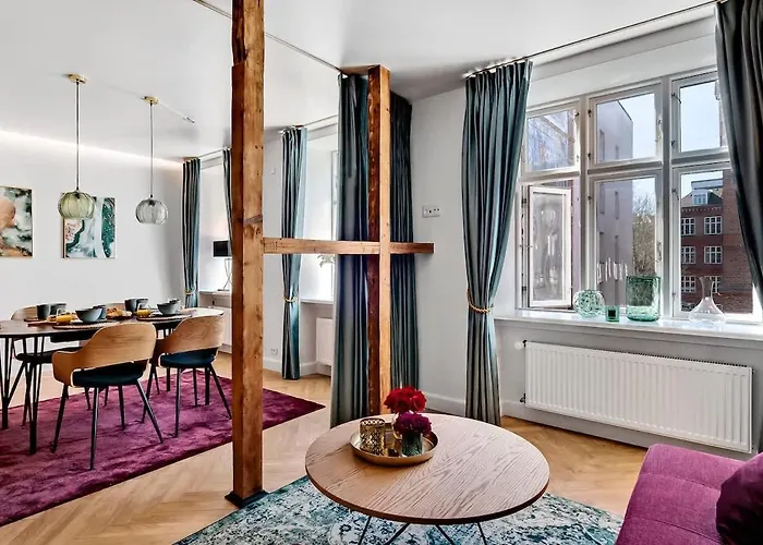 Stylish - Walk To Tivoli - Cafes アパート コペンハーゲン