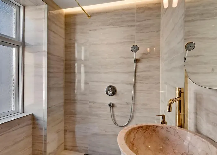 Stylish - Walk To Tivoli - Cafes アパート コペンハーゲン