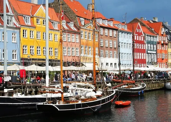 Stylish - Walk To Tivoli - Cafes