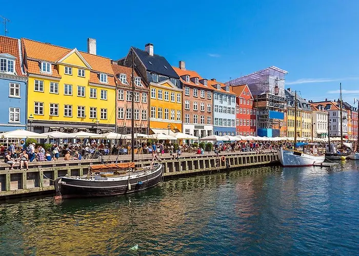 Stylish - Walk To Tivoli - Cafes *